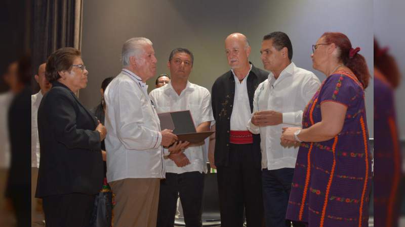 Presentan la Carta de la Tierra en idioma purépecha - Foto 0 