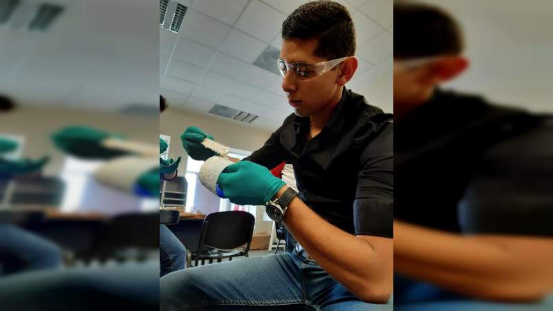 Talento y vocación de universitarios michoacanos, rebasa fronteras: SEE - Foto 2 