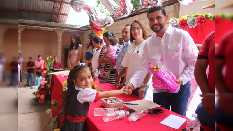 Apostarle a la educación, es garantizar un mejor futuro para todos: Octavio Ocampo  - Foto 0 