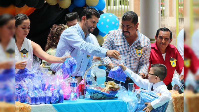 Apostarle a la educación, es garantizar un mejor futuro para todos: Octavio Ocampo  - Foto 1 