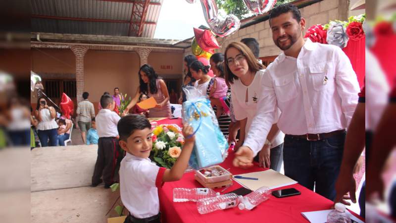 Apostarle a la educación, es garantizar un mejor futuro para todos: Octavio Ocampo  - Foto 3 