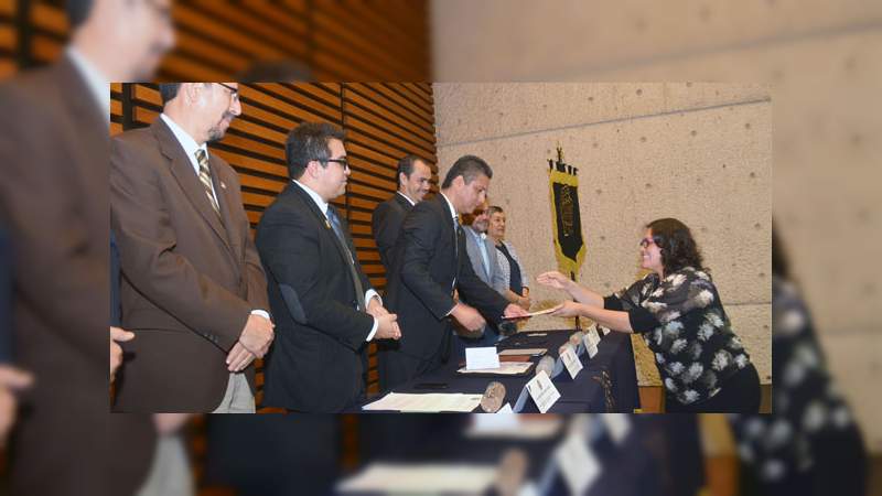 Entregan a UMSNH el Certificado ISO:9001 2015, al Sistema de Gestión de la Calidad - Foto 0 