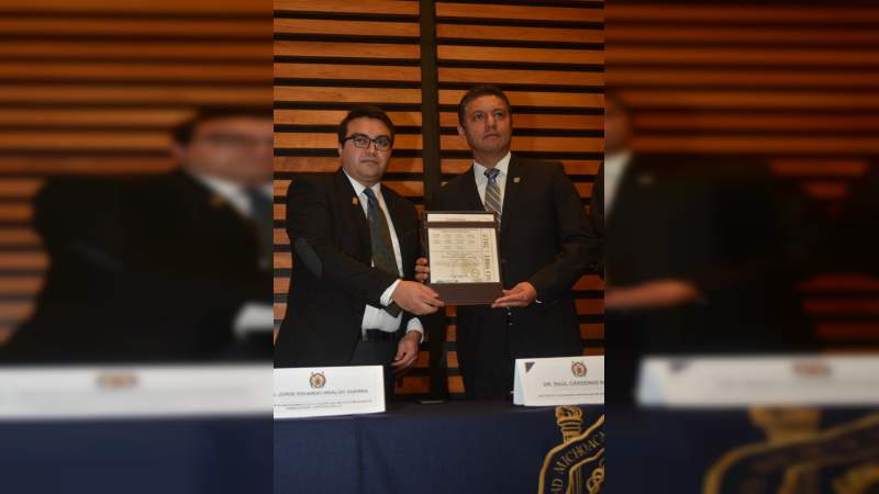 Entregan a UMSNH el Certificado ISO:9001 2015, al Sistema de Gestión de la Calidad - Foto 3 