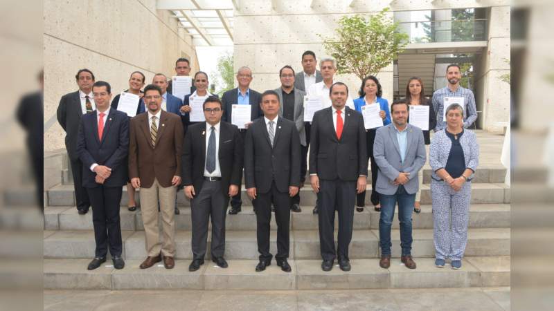 Entregan a UMSNH el Certificado ISO:9001 2015, al Sistema de Gestión de la Calidad - Foto 4 