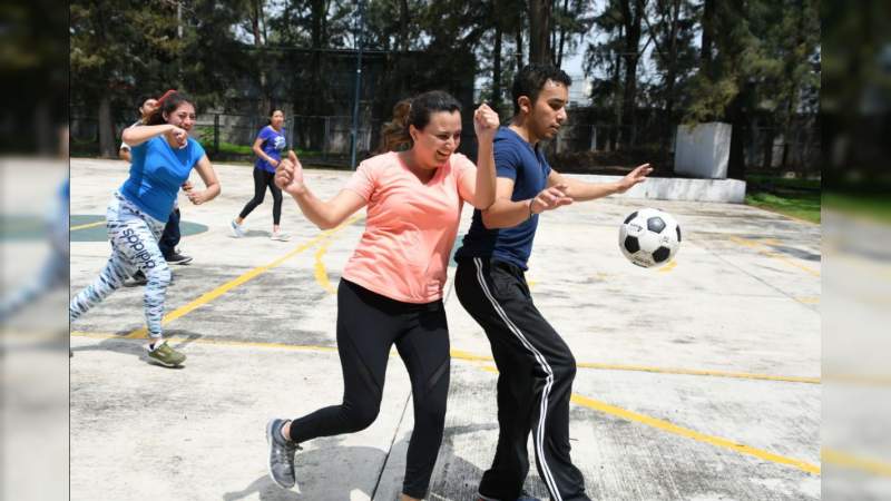 Con Torneo Relámpago de Futbol, celebra CREE el día del Terapeuta Físico - Foto 2 