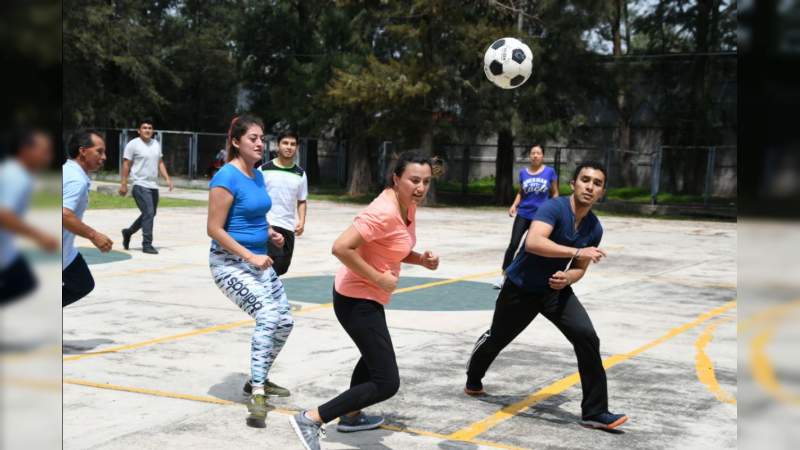 Con Torneo Relámpago de Futbol, celebra CREE el día del Terapeuta Físico - Foto 4 