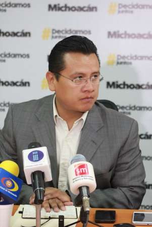 “El PRI regaló vales de gasolina para acarrear ciudadanos al mitin de Orihuela en Nocupétaro”, denuncia el PRD - Foto 0 