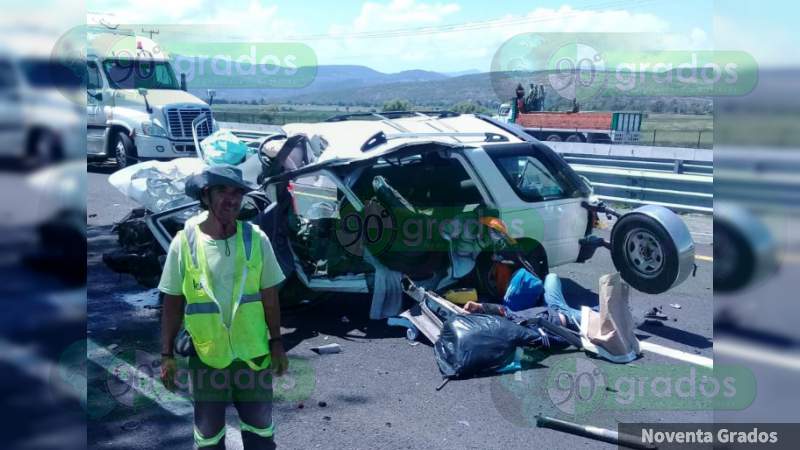 Un muerto y seis heridos en volcadura en Maravatío, Michoacán - Foto 0 