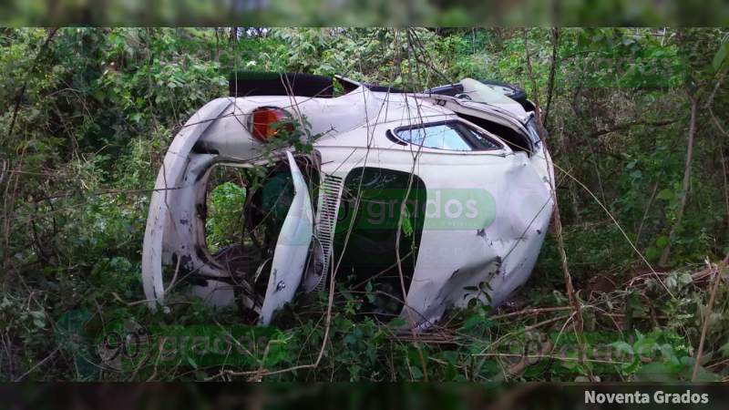 Muere en accidente sobre la carretera Jiquilpan-Cotija - Foto 0 