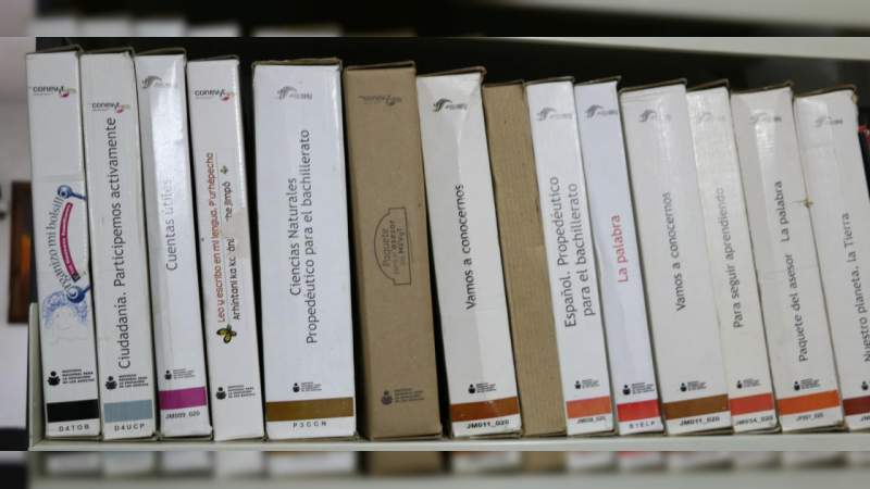 Más de 48 mil jóvenes y adultos estudian su educación básica - Foto 1 