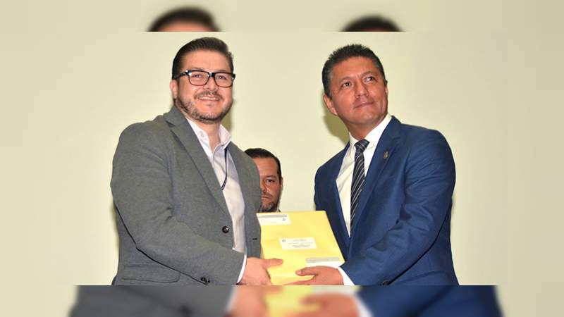 UMSNH recibe resultados de exámenes de nuevo ingreso 