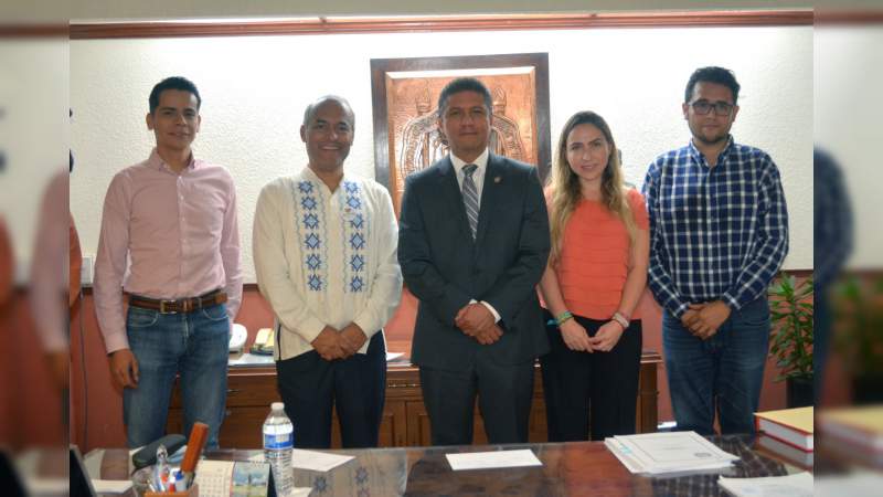 Se reúnen Rector de la UMSNH y Secretario del Migrante del Gobierno de Michoacán - Foto 0 