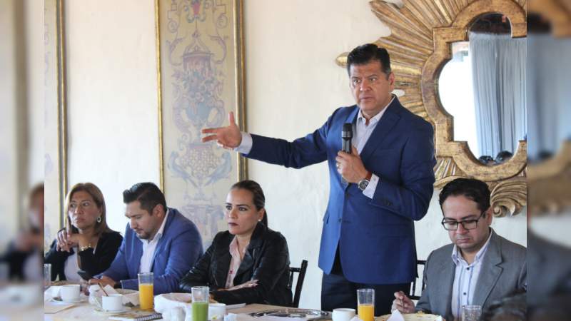 Los Gobiernos Municipales del PRD, cumplen a la ciudadanía: Juan Bernardo Corona - Foto 1 