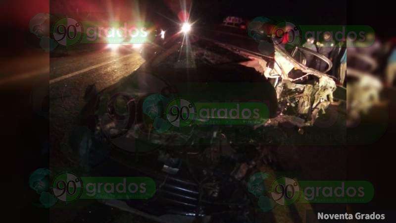 Un muerto y tres lesionados deja un choque en la carretera Zitácuaro-Morelia - Foto 4 