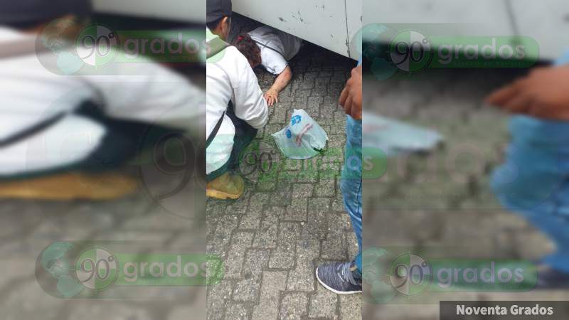 Camión de Tata Lázaro atropella a dos mujeres en la Central Camionera; de Uruapan, Michoacán  - Foto 3 
