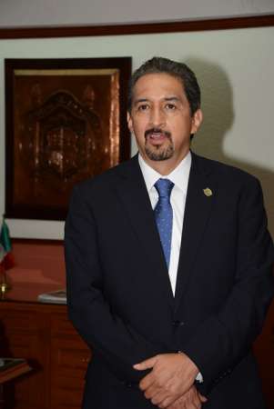 Niega Rector de la UMSNH haber firmado compromiso de reformar régimen de pensiones 