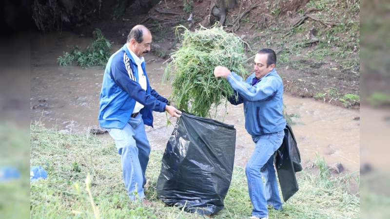 Encabeza SEE, jornada de limpieza en el Parque Lineal de Morelia 