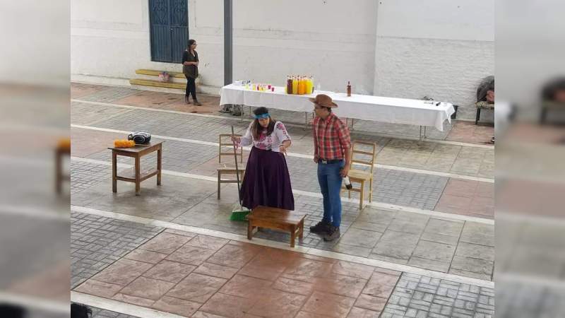 Lucila Martínez puso en marcha Teatro en Tu Comunidad en San José Cuaro en Huandacareo - Foto 0 