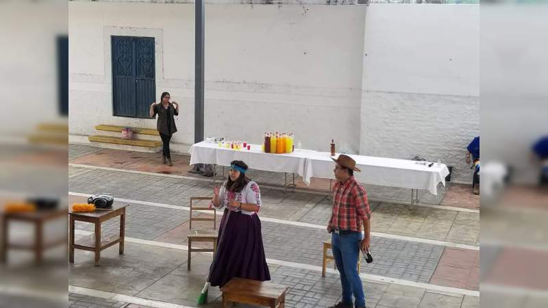 Lucila Martínez puso en marcha Teatro en Tu Comunidad en San José Cuaro en Huandacareo - Foto 1 