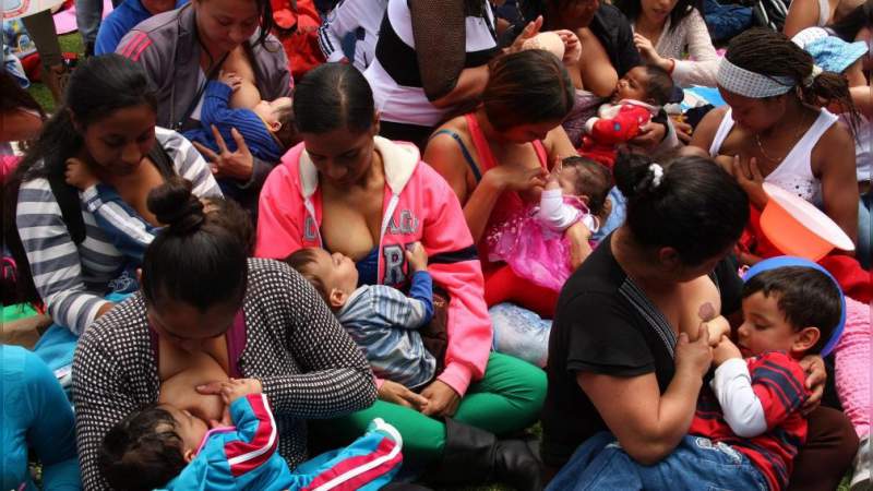 En Apatzingán, Michoacán promueven la alimentación al seno materno  