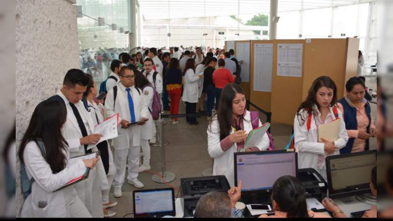Se efectuó la asignación de plazas de servicio social a Medicina en la UMSNH - Foto 0 