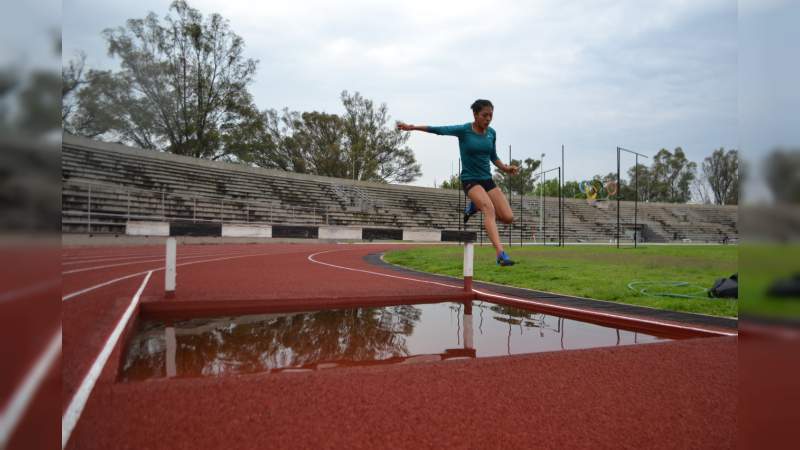 Utilizan beca para vestir a atleta uruapense en los Juegos Panamericanos Lima 2019 - Foto 0 