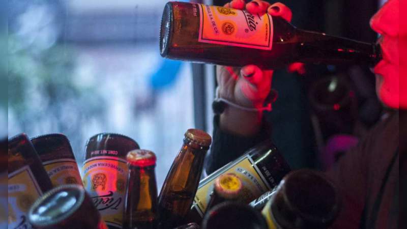 Buscan elevar a 21 años la edad para consumir alcohol en México 