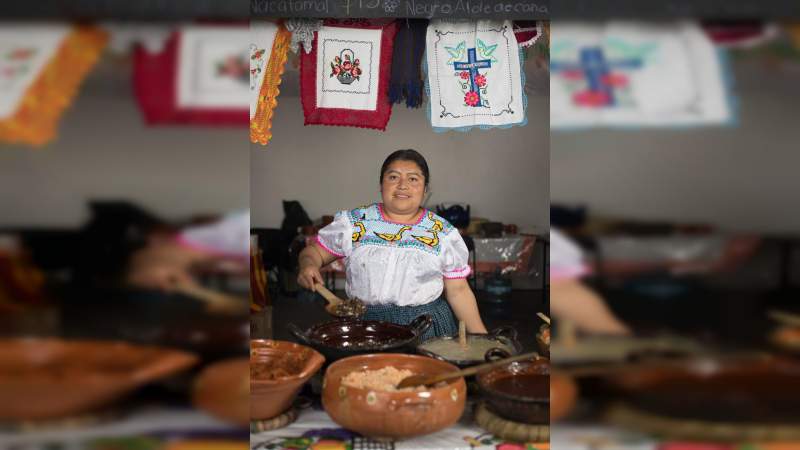 Disfrutan turistas cocina tradicional michoacana - Foto 2 
