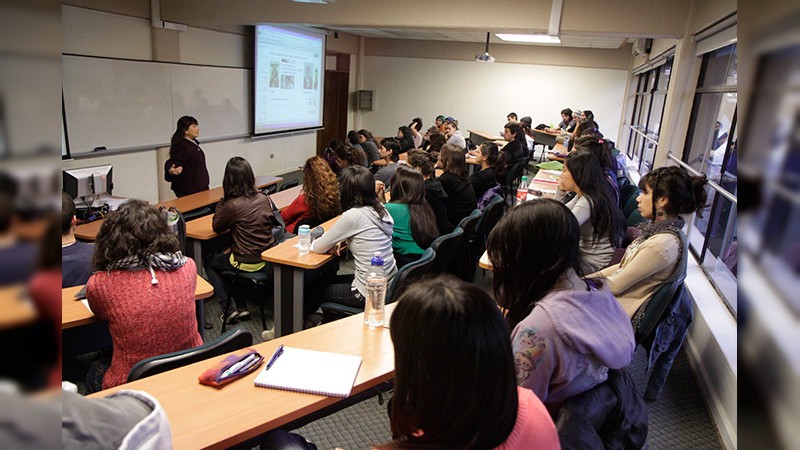 Anuncian la UMSNH becas para realizar estudios de posgrado en Chile 