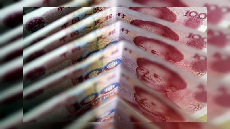El yuan chino se devalúa a su nivel más bajo desde 2008 