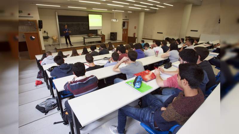 Universidad española ofrece becas para realizar estudios de maestría 