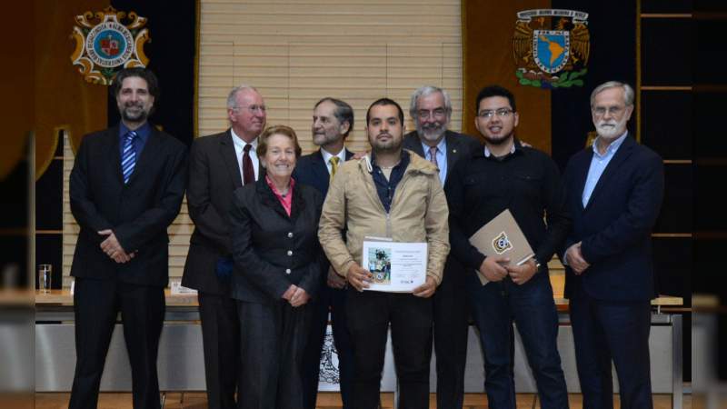 Estudiantes nicolaitas obtienen el 3er lugar en concurso nacional de satélites - Foto 0 