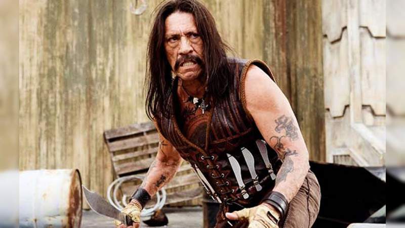 Danny Trejo rescata a un bebé tras accidente de auto 