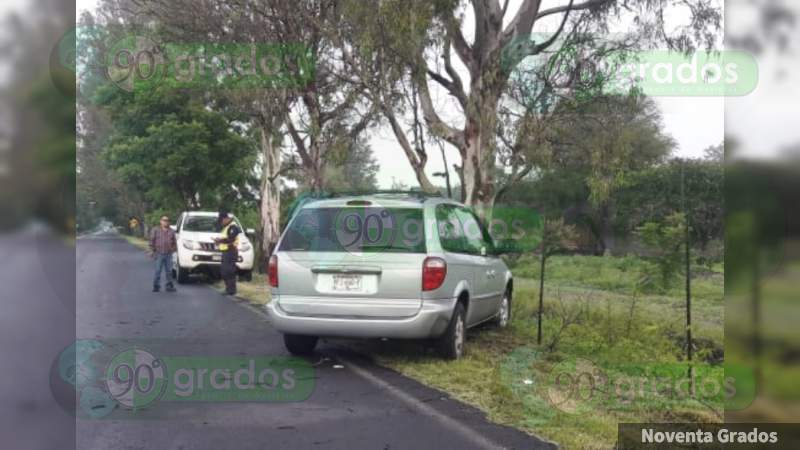 Conocido médico del IMSS sufre accidente sobre la carretera en Zamora, Michoacán - Foto 1 