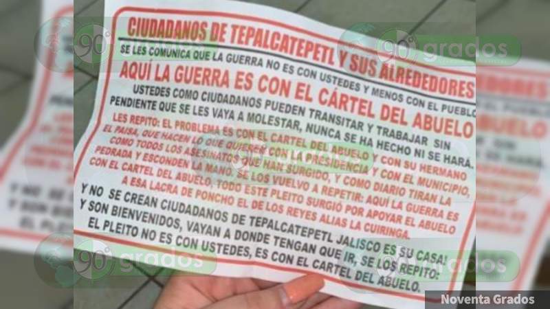 Desde avioneta, arrojan volantes con amenazas entre presuntos grupos criminales en Tepalcatepec, Michoacán 