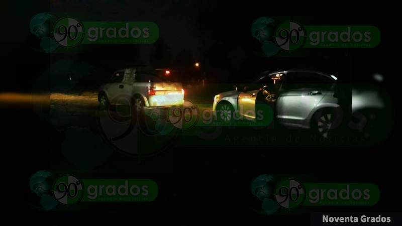 Continúan los robos de automóviles a mano armada en carreteras de Michoacán, dejan amarrados a víctimas - Foto 0 