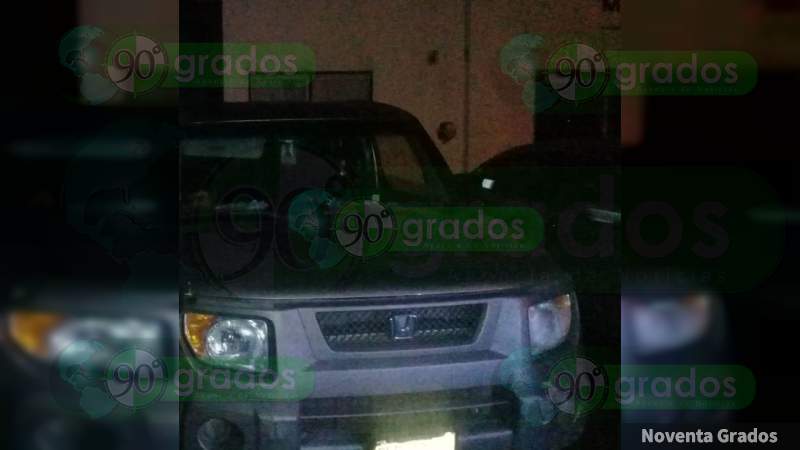 Continúan los robos de automóviles a mano armada en carreteras de Michoacán, dejan amarrados a víctimas - Foto 1 