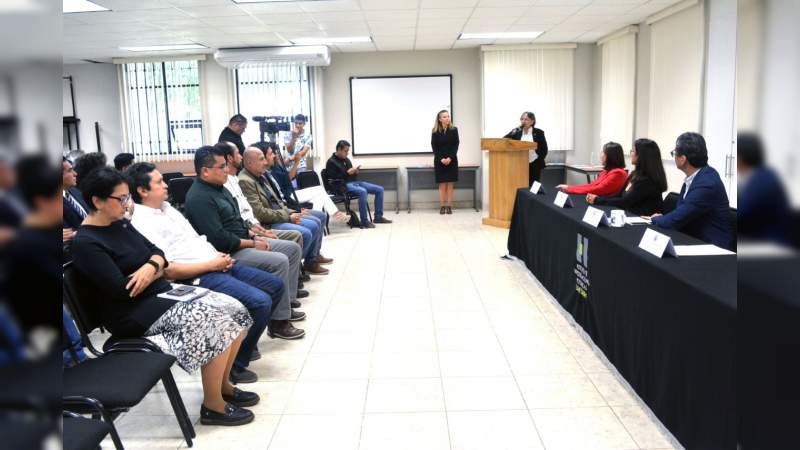 Entregan constancias a 40 nuevos tutores de posgrado en la UMSNH - Foto 0 