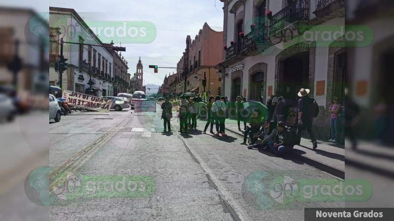 SNTE se manifiesta en el Congreso del Estado en Morelia - Foto 4 