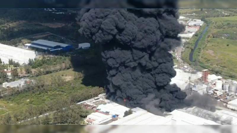 Incontrolable el incendio en Ciudad Industrial 