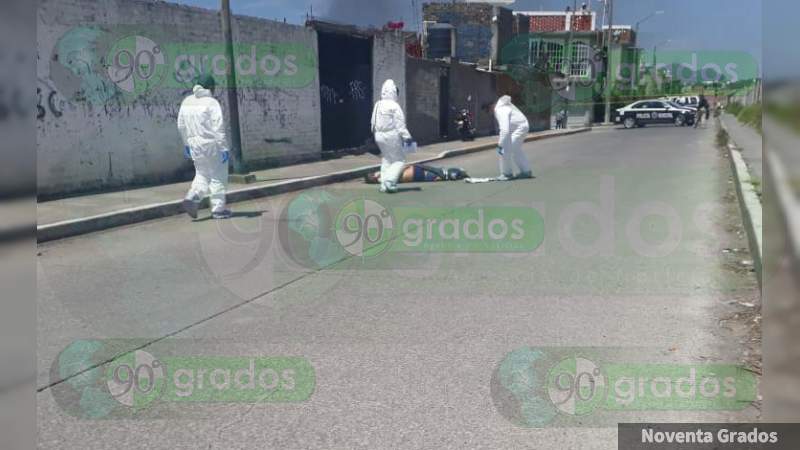 Localizan cuerpo amarrado de las manos en calles de Morelia, Michoacán - Foto 0 