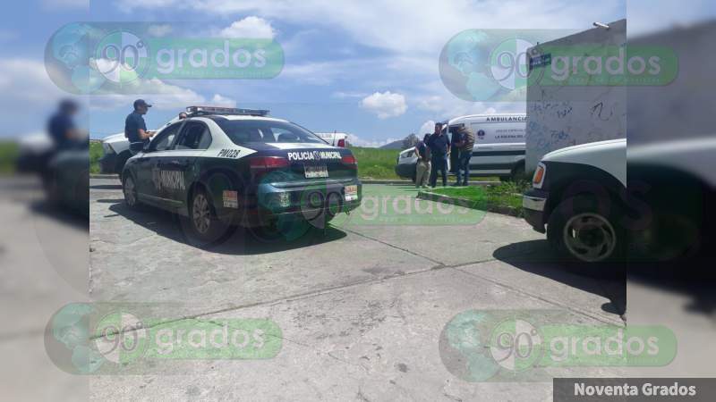 Localizan cuerpo amarrado de las manos en calles de Morelia, Michoacán - Foto 1 