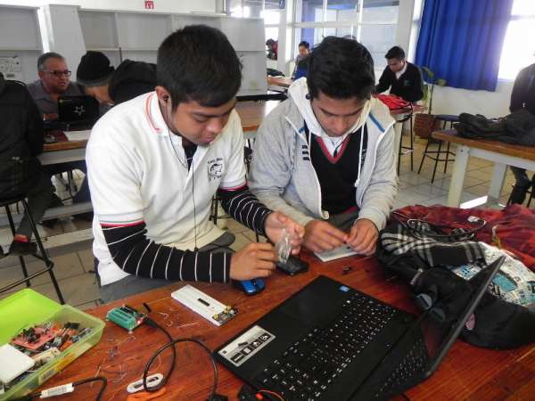 Se consolida el CECyTEM Morelia como la mejor opción para los estudiantes: Fermín González - Foto 0 