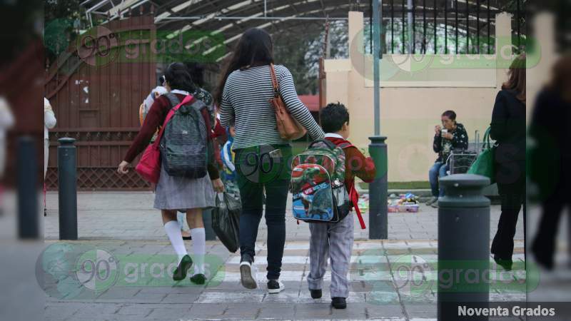 Hoy regresan a clases más de 1 millón de estudiantes en Michoacán - Foto 4 