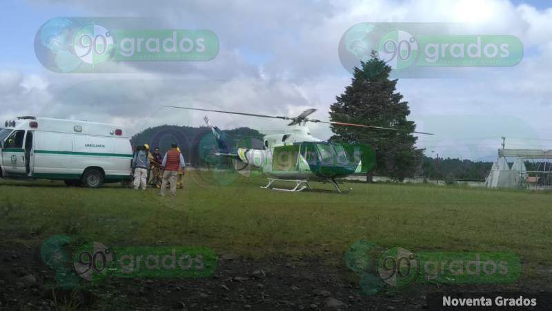 Realizan trasladado aéreo de una paciente de Paracho al IMSS de Charo - Foto 0 
