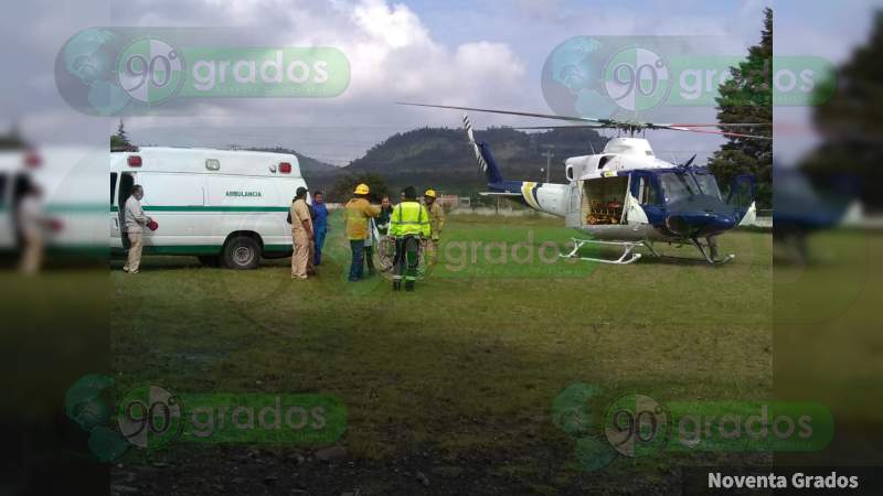 Realizan trasladado aéreo de una paciente de Paracho al IMSS de Charo - Foto 2 