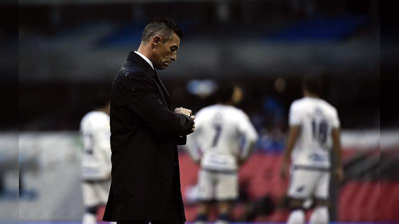 Pedro Caixinha ha dejado de ser entrenador del Cruz Azul 