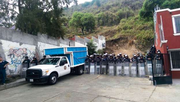 Habitantes de Morelia se manifiestan contra realización de estudio en la Loma de Santa María 