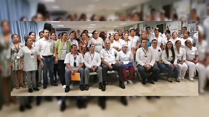 Subdelegado del ISSSTE en Michoacán José Manuel Mireles Valverde, visita hospital de Apatzingán - Foto 1 