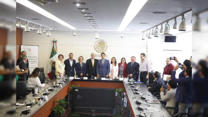 Busca comisión de Turismo coadyuvar en el desarrollo turístico del país - Foto 1 